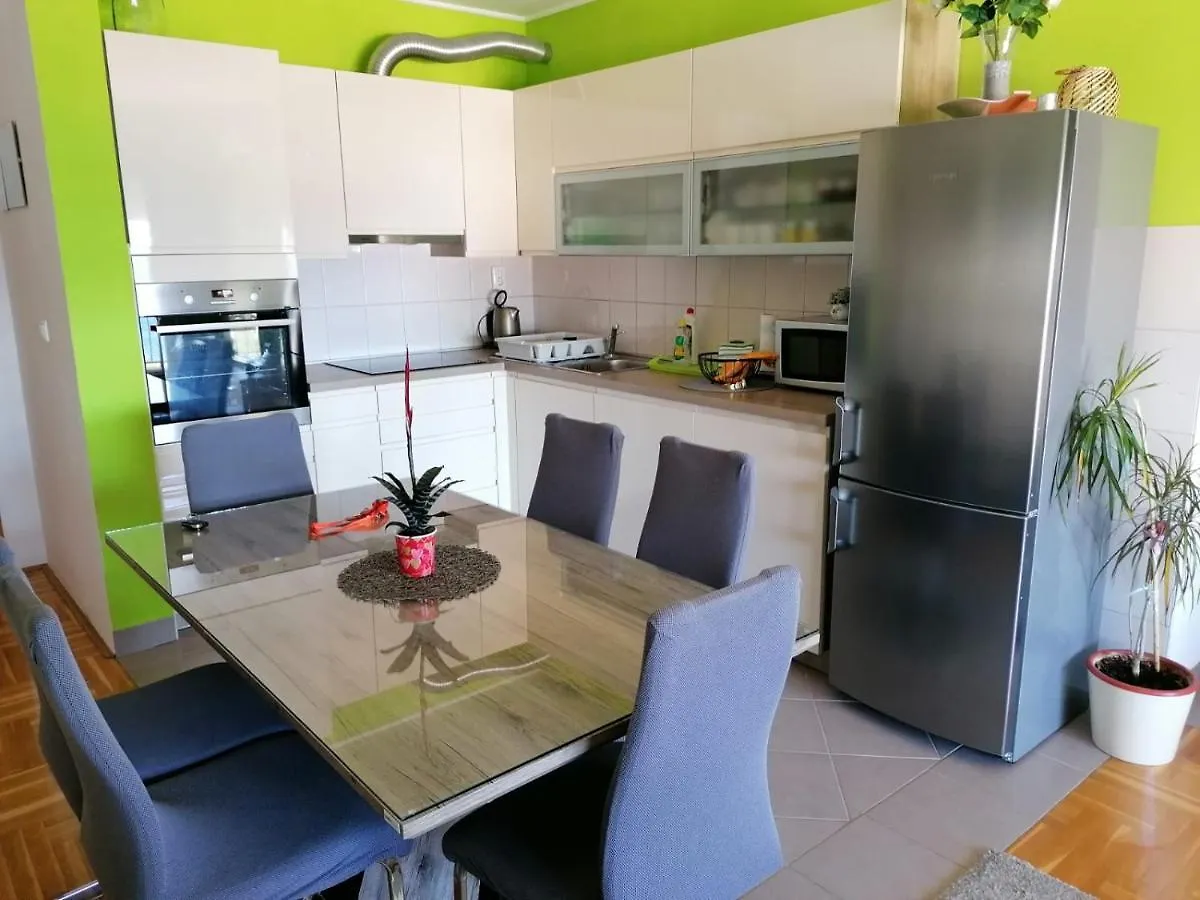Apartment Marija تروغير
